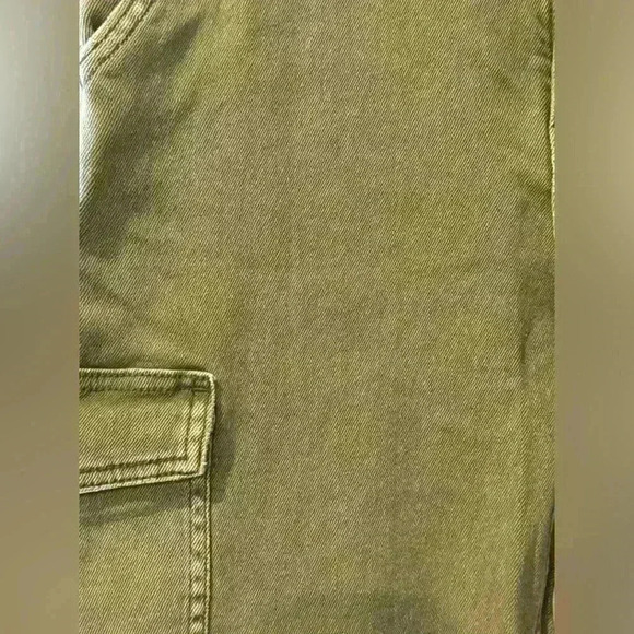 Women’s Hollister NWT Ultra High Rise Dad Jeans - Green- Size 0R - Picture 5 of 8
